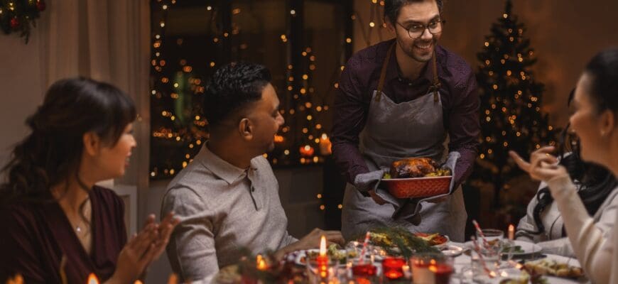 Holidays,And,Celebration,Concept,-,Multiethnic,Group,Of,Happy,Friends